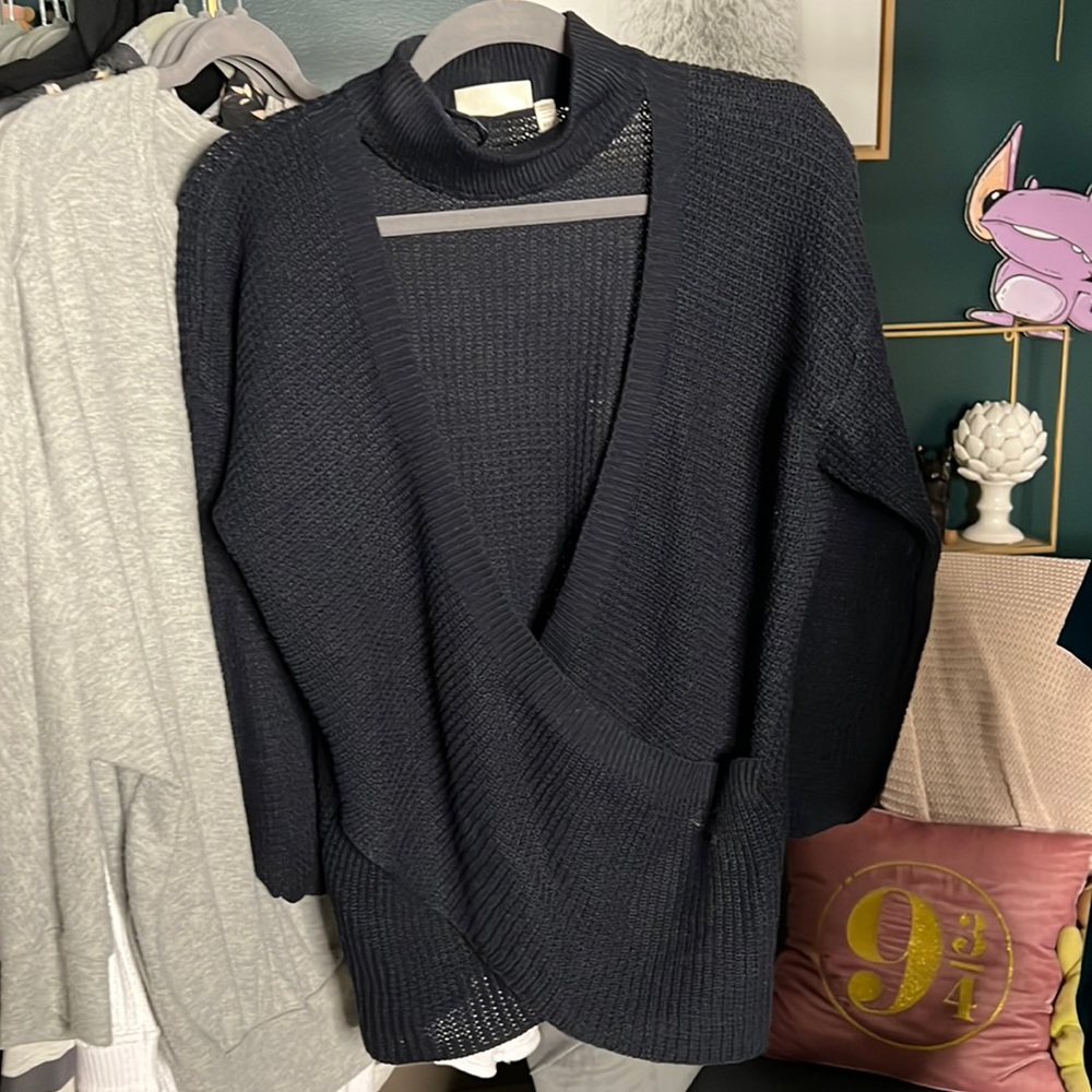 NWOT RD Style deep v neck sweater